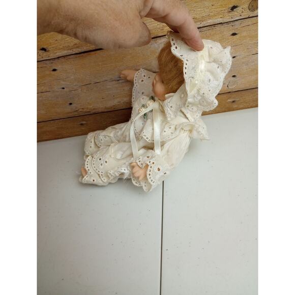 Vintage Seymore Mann Connoisseur Collection Porcelain Doll 1995 9 inch - Picture 4 of 10